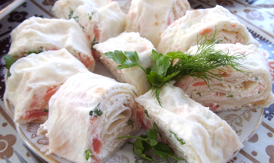 Закуска из творога и лосося