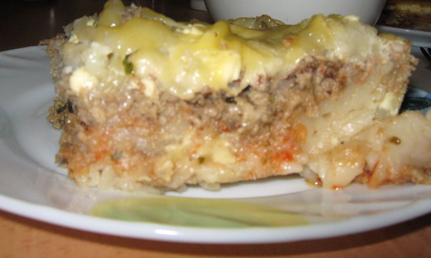 Запеканка с ароматным мясом и "паутинкой"