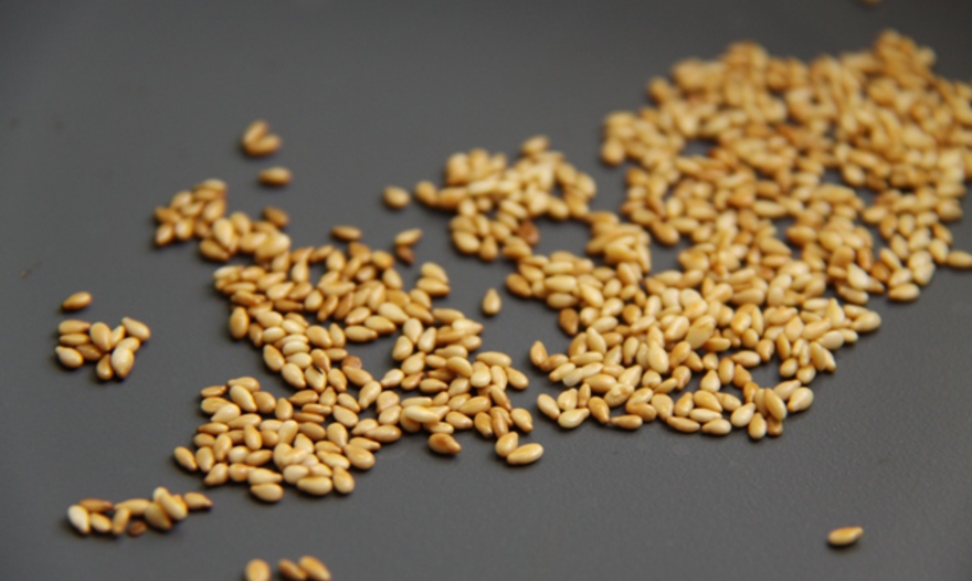 Зелёная фасоль с тахини и креветками