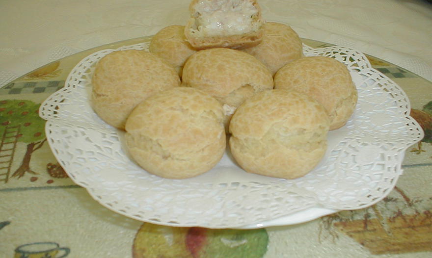 Закуска: Заварные с начинкой из тунца 