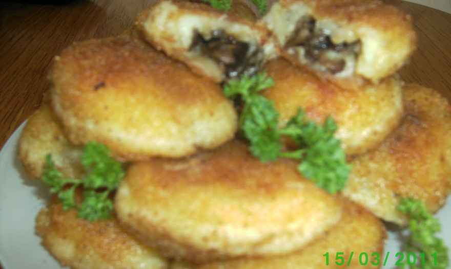 Пирожки картофельные с грибами