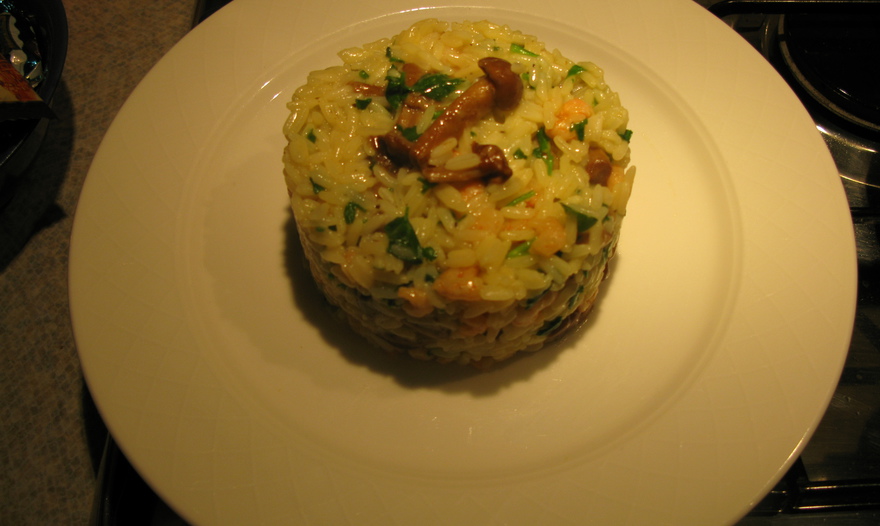 Зеленое ризотто с опятами и креветками