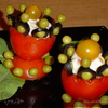 Овощная закуска в салатнице из помидора