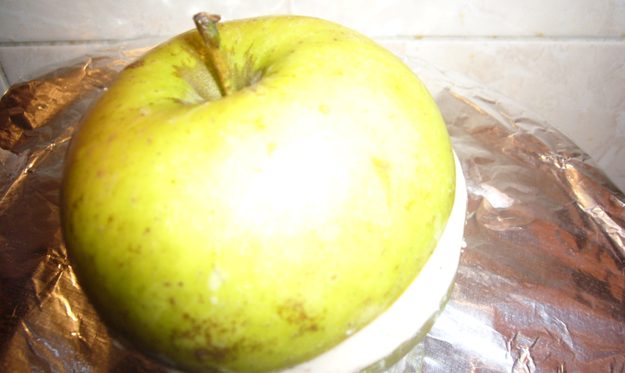 Мороженое в фруктах