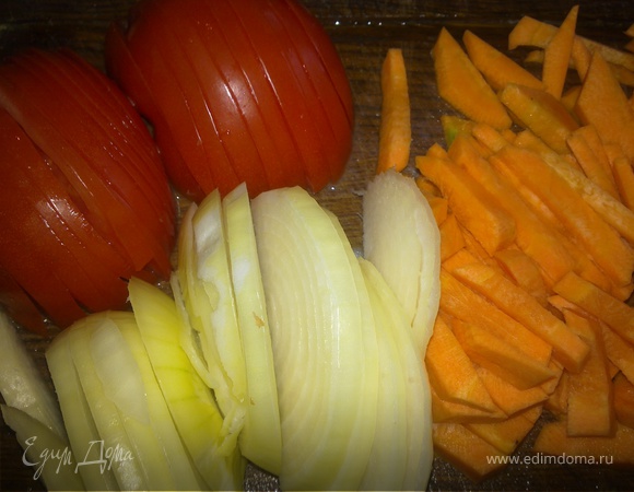 Плотный и сытный ужин для моих мужчин (Паста под соусом с овощами и ветчиной,Куриное мясо с грибами и помидором)