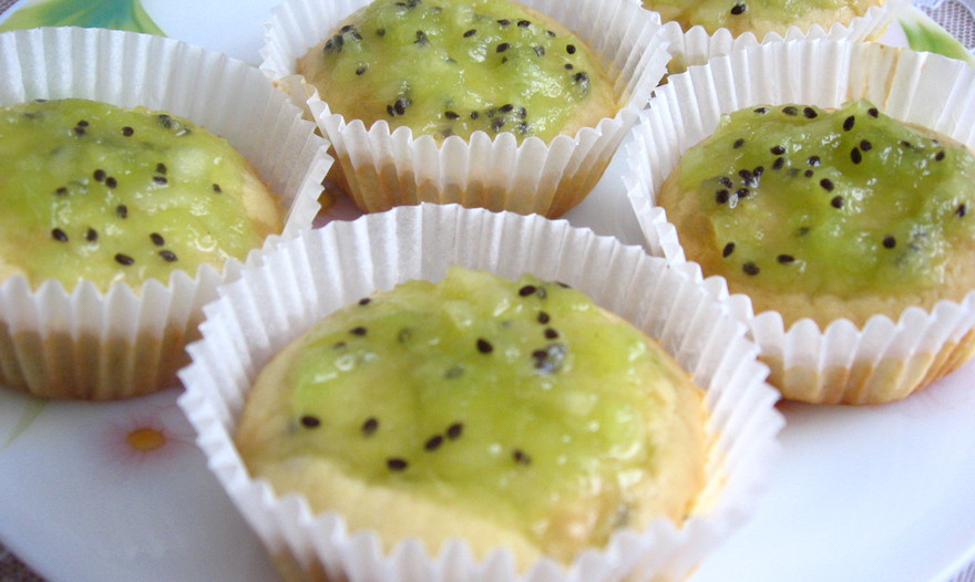 Маффины "Весенние" с киви и белым шоколадом