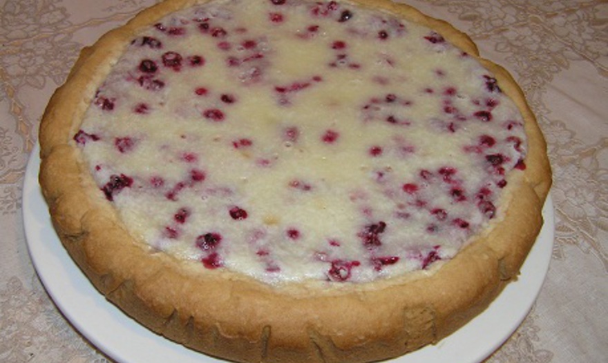 Пирог с брусникой