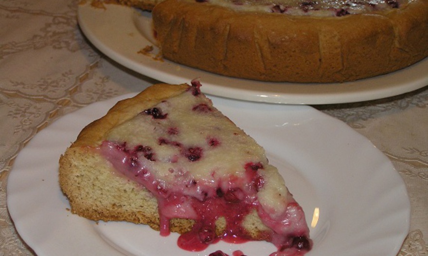 Пирог с брусникой