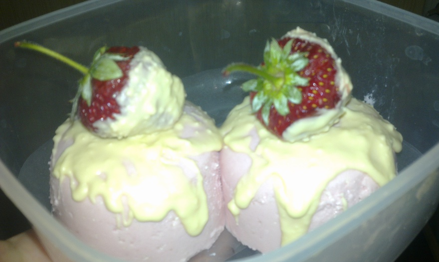 ♥ ♥ ♥ "Любовь, похожая на сон..." ♥ ♥ ♥ (Творожное суфле с белым шоколадом и клубникой)