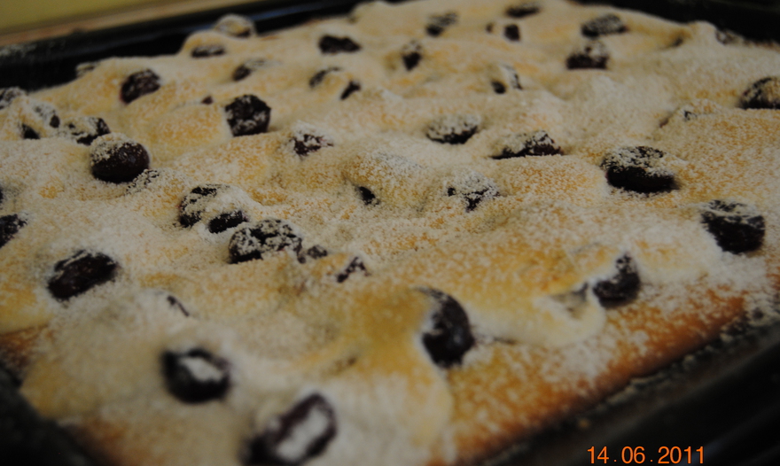 Пирог с вишней