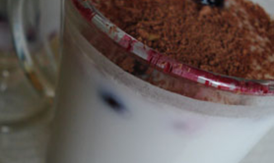 Ягодно-молочный десерт