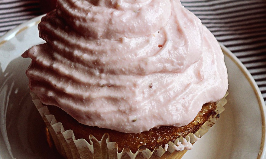 Капкейки с клубникой