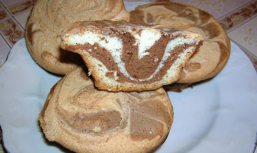 Полосатый бисквит