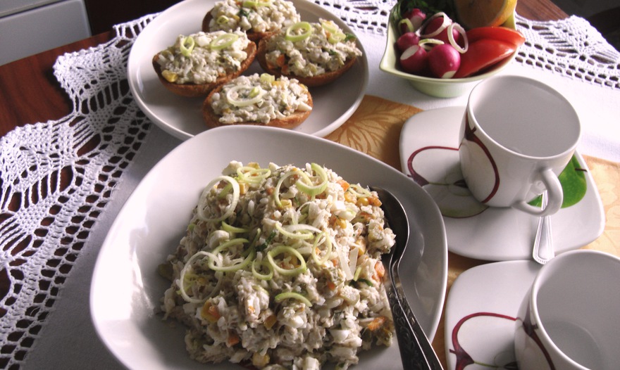 Салат из скумбрии " Завтрак для двоих" 