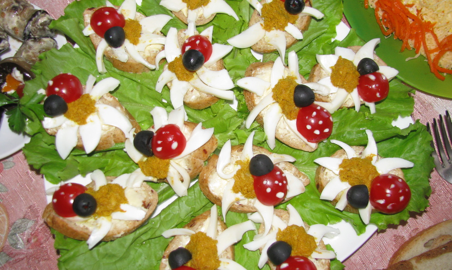 Пирожки с ветчиной и сыром