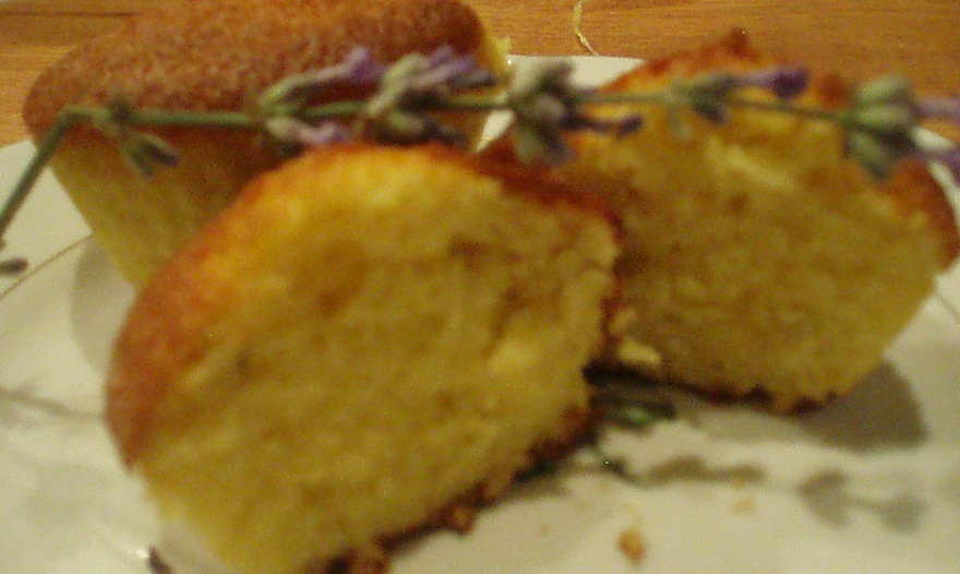 Лимонные маффины с лавандой