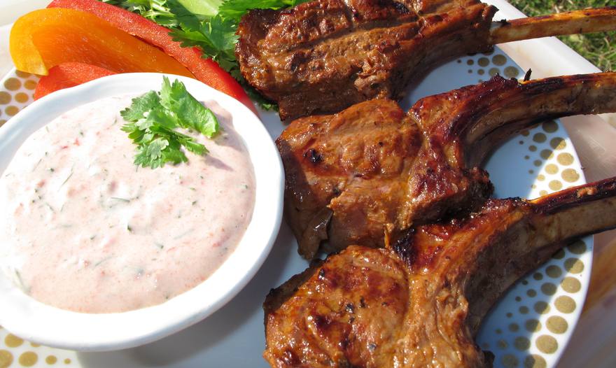 Корейка ягненка на решетке