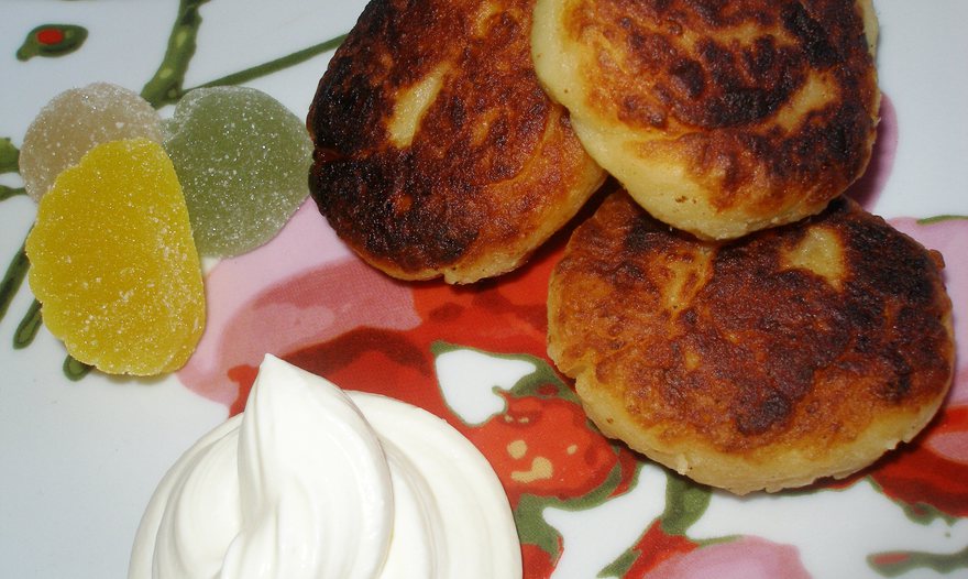 Сырники "Приятного чаепития" с изюмом и мармеладом