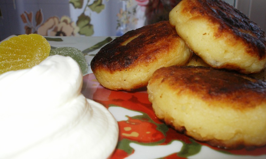 Сырники "Приятного чаепития" с изюмом и мармеладом