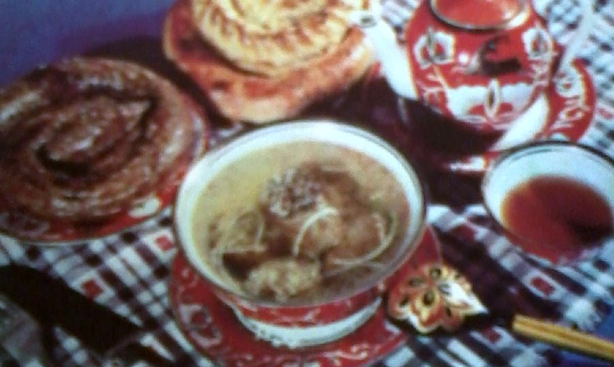 кифта шурва(шурпа с сардельками из риса и фарша)