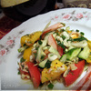 Салат из свежих овощей и копчёной куриной грудки