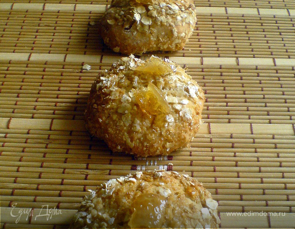 Фруктовые кексы с лимонной глазурью и печенье "Золотистое" с овсяными хлопьями