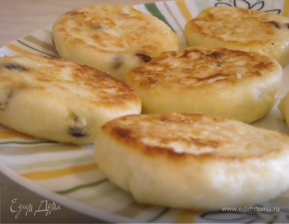Творожные сырники с изюмом рецепт – Русская кухня: Завтраки. «Еда»