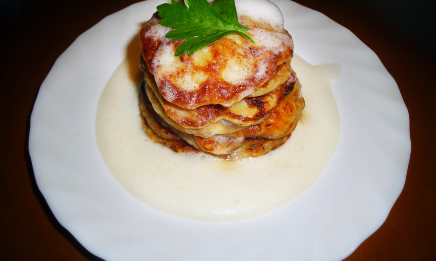 Банановые оладушки с шоколадом