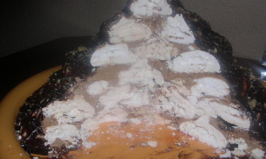 Торт " Графские развалины " по-моему!!!