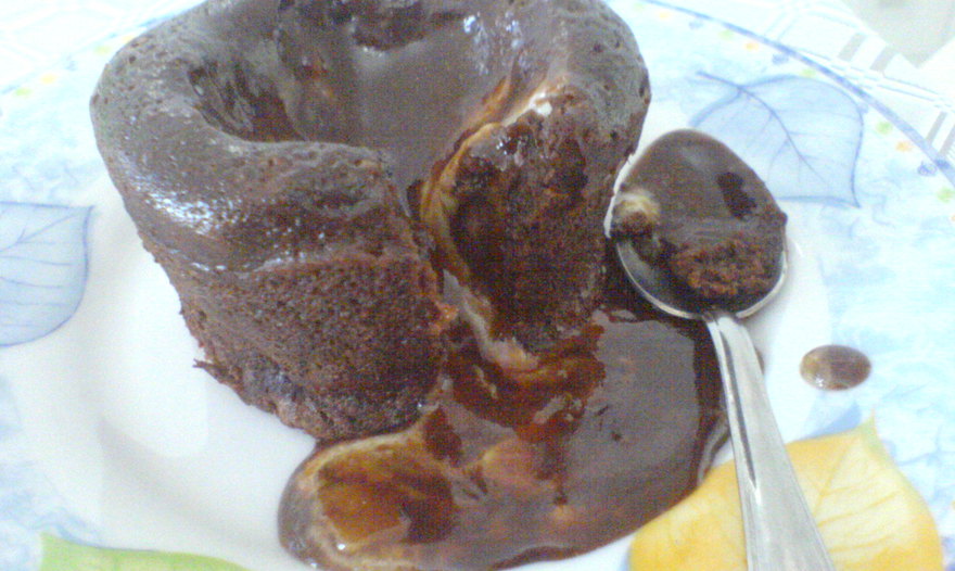 Шоколадный фондант с кардамоновым центром