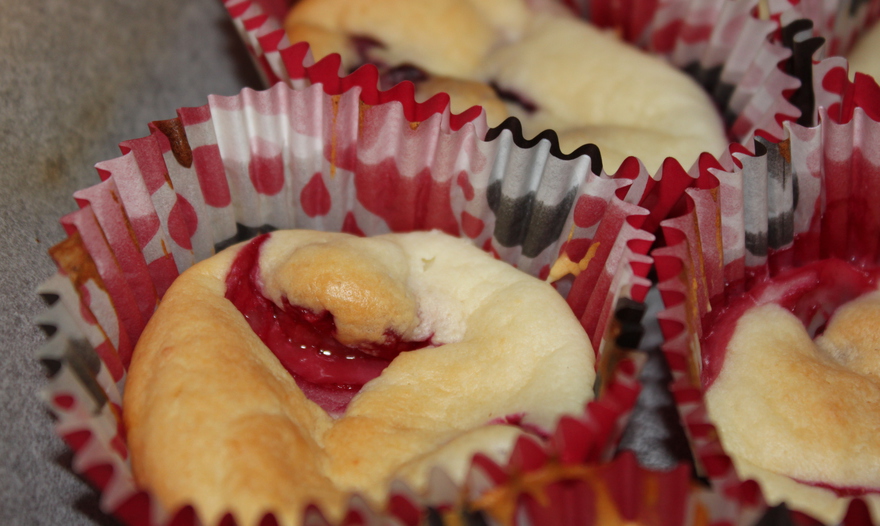 Твороженные  маффины с клюквой