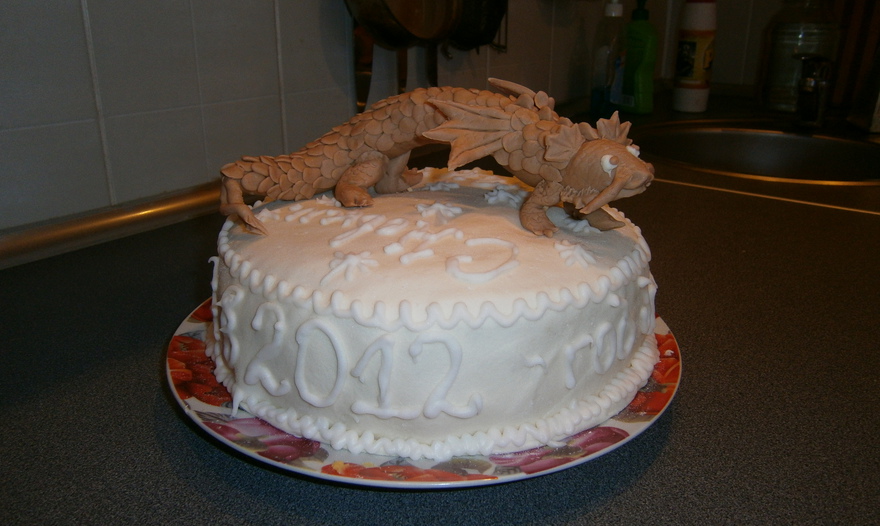 Китайский дракон из мастики