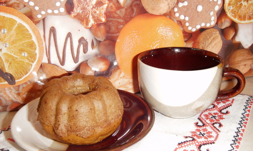 Финиковые кексы с карамельным соусом