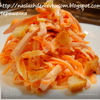 Салат морковный с колбасой и сухариками