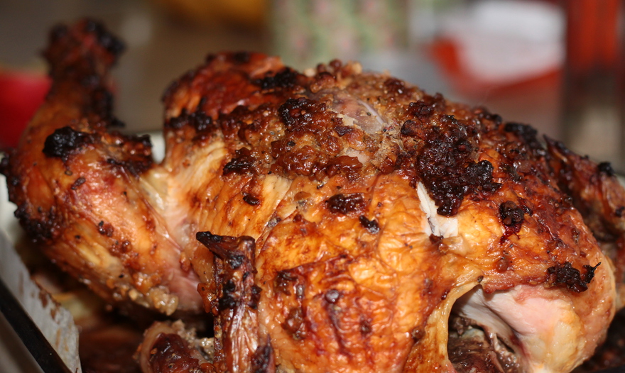 Курочка с мандаринами, грецкими орехами и чесноком