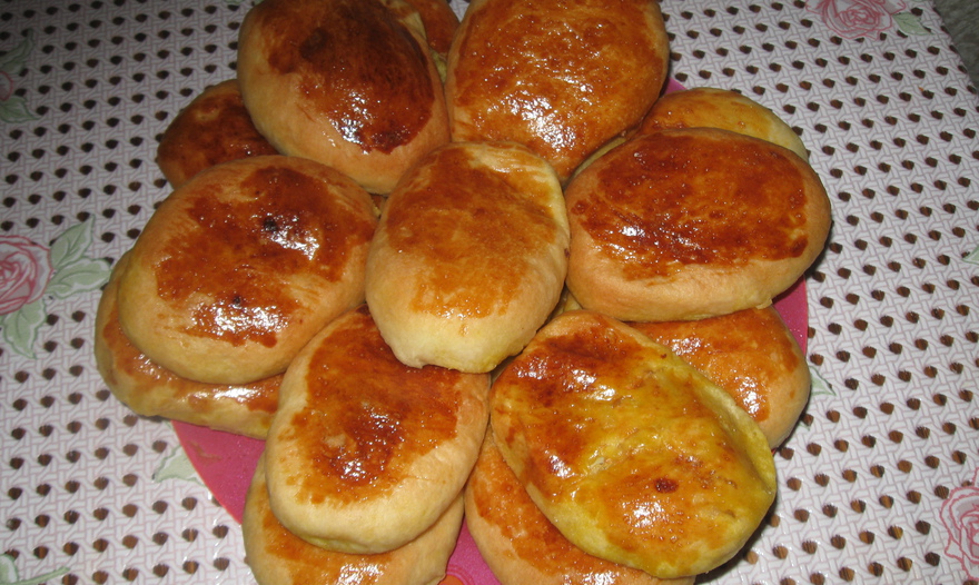 Тесто дрожжевое и пирожки из него