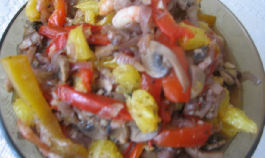 Теплый салат в средиземноморском стиле