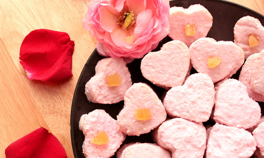 Бисквитные пирожные "Вишневое Сердце"