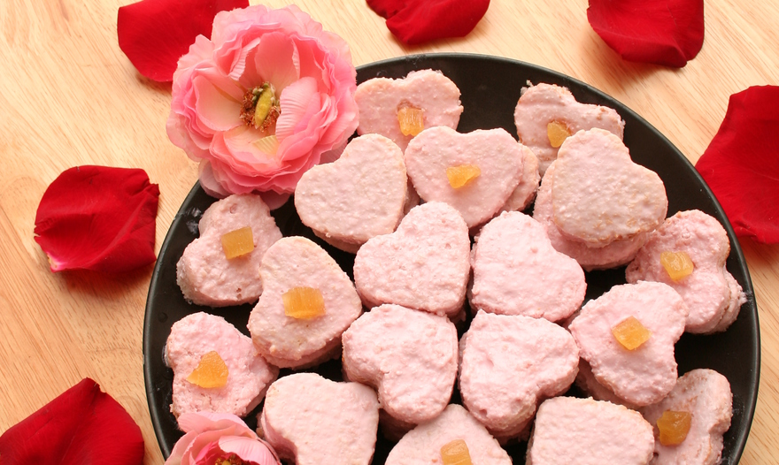 Бисквитные пирожные "Вишневое Сердце"