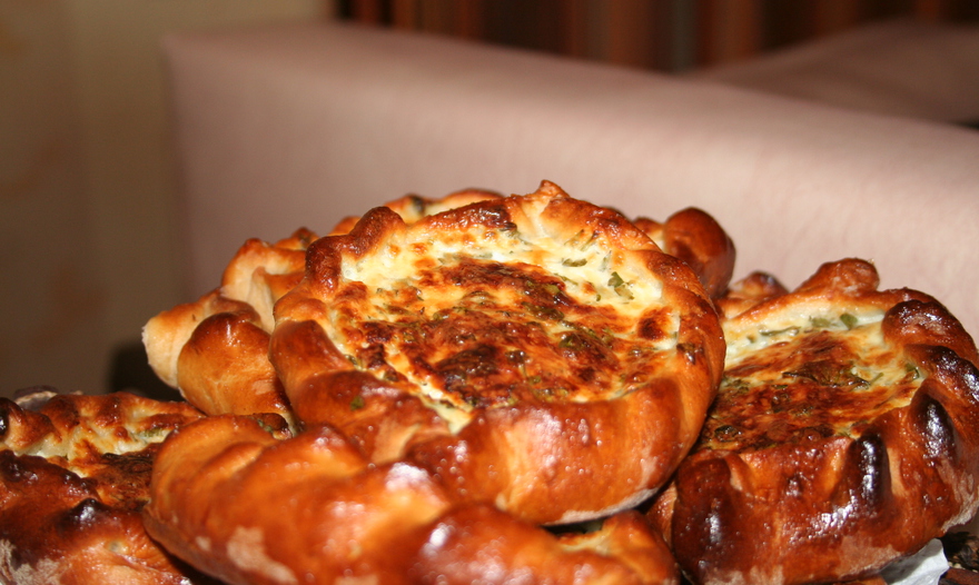 Открытые пирожки с сыром и зеленью