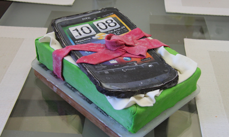 Телефон в подарок мужу :)