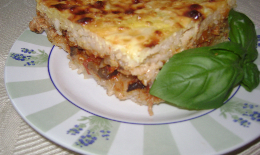 Рисовый торт с курицей, запеченный в духовке