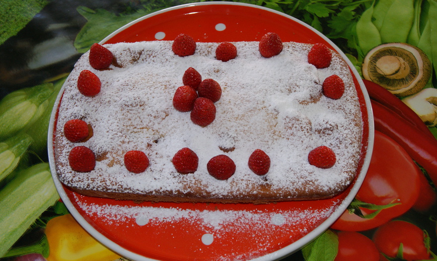 Пирог с клубникой