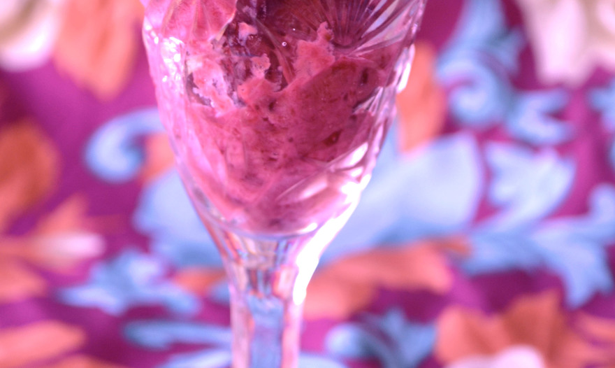 Сорбе из черешни с мятой