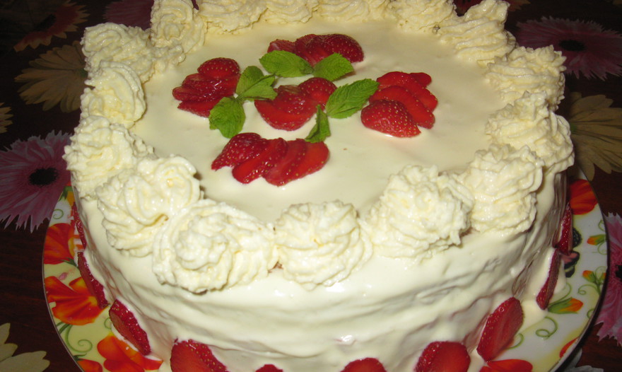 Торт "Клубничное наслаждение"