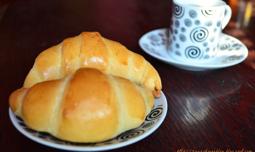 Воздушные круассаны с шоколадом к завтраку