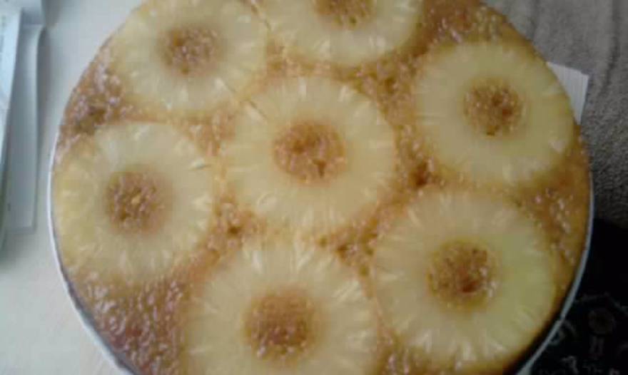 Медовый пирог с ананасом