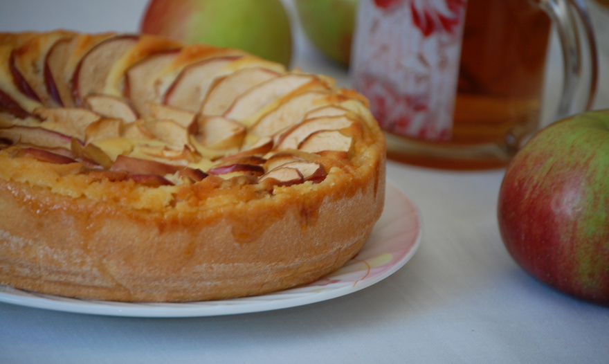 Яблочный тарт с творожным кремом