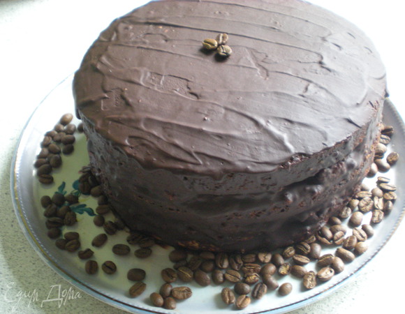 Тройной торт с кремом, покрытый шоколадом (Tripla torta alla crema ricoperta di cioccolato)