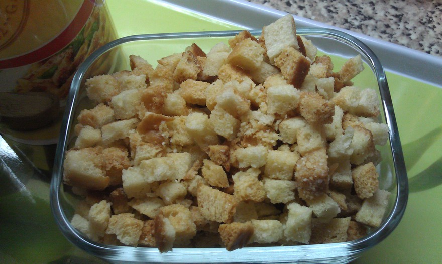 Сухарики с пармезаном